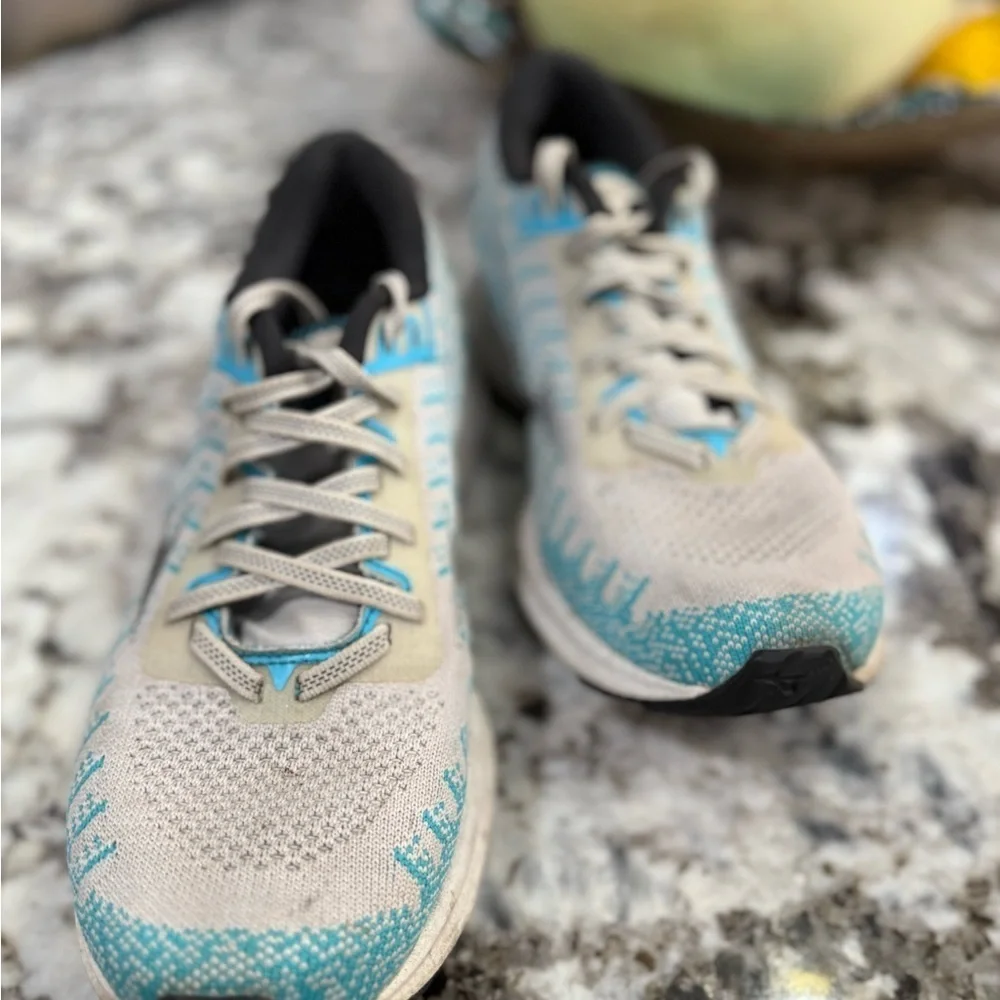 Mizuno Wave Roder woman’s size 9.5 - Picture 10 of 16